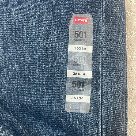 Levis 501 Jeans Mens 36X34 100% Cotton Denim Button Fly Blue Jeans - Picture 2 of 6